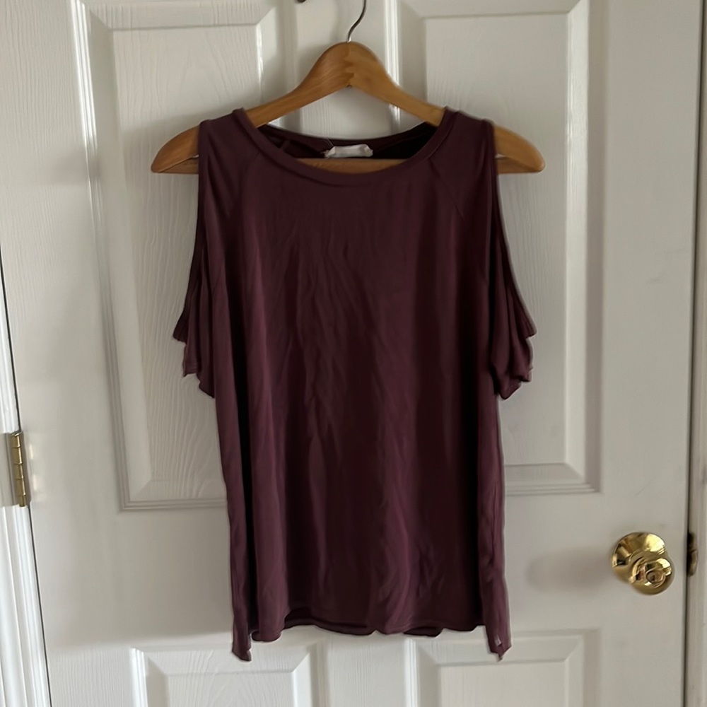 Victoria + Sophia Mauve Cold Shoulder Short Sleeve Top Size Large